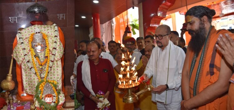 राज्यपाल डेका ने हनुमान जन्मोत्सव के अवसर पर की पूजा-अर्चना