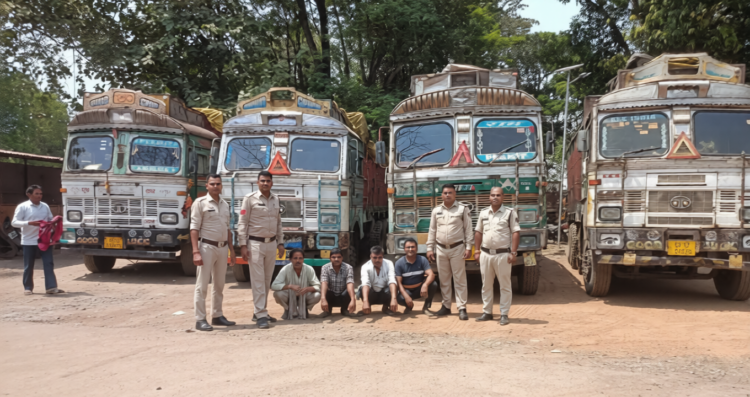 ऑपरेशन प्रहार: रायगढ़ पुलिस की बड़ी कार्रवाई, 82 लाख का अवैध कबाड़ जब्त