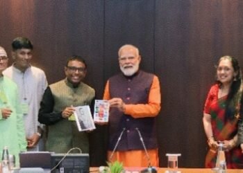 चेन्नई में पीएम मोदी की संगीतकार रमेश विनायकम से मुलाकात, ‘गमक बॉक्स’ की तारीफ