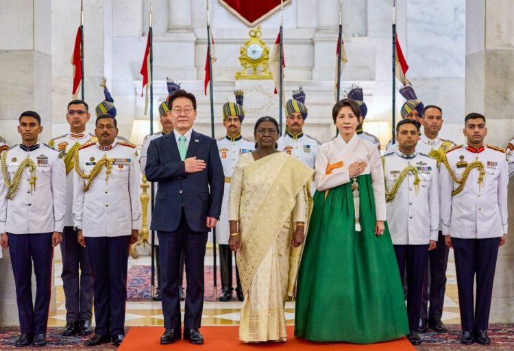 दक्षिण कोरिया के राष्ट्रपति भारत में आतिथ्य सत्कार से हुए गदगद, कहा-राष्ट्रपति मुर्मु की जीवन यात्रा से हुआ प्रेरित