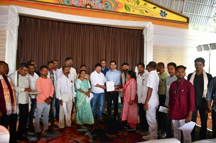 एनएमडीसी के शीर्ष नेतृत्व ने दंतेवाड़ा के पंचायत प्रमुखों से मुलाकात की, जल, बिजली और सड़कों पर कार्रवाई का दिलाया भरोसा