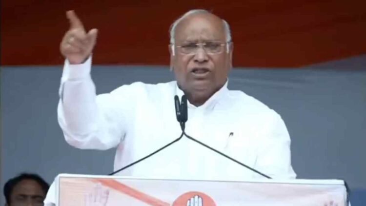 PM पर विवादित टिप्पणी के बाद खड़गे बैकफुट पर, बोले- ‘आतंकित करने की बात कही’