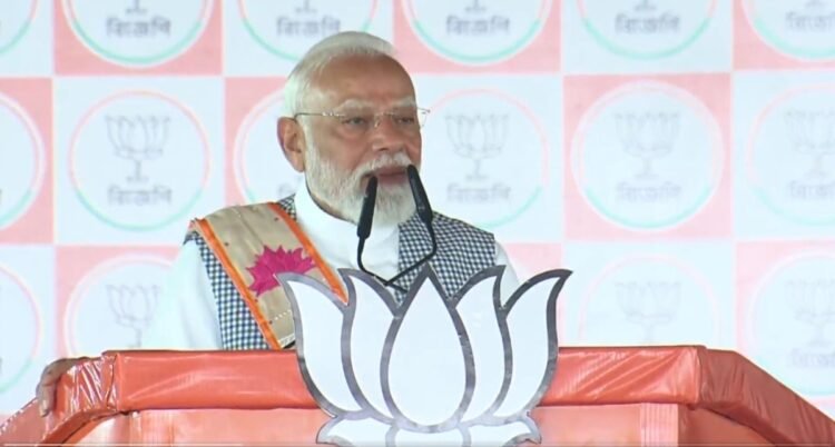 बैरकपुर में पीएम मोदी का हुंकार, “TMC से मुक्ति दिलाऊंगा”