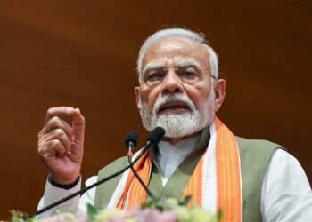 आइए, हम मिलकर भारत की नारी शक्ति को सशक्त करें: प्रधानमंत्री नरेंद्र मोदी