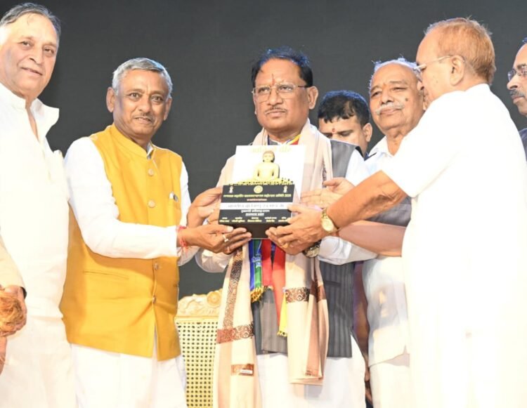 मुख्यमंत्री भगवान महावीर जनकल्याणक महोत्सव 2026 में हुए शामिल,कहा-भगवान महावीर का सत्य-अहिंसा का संदेश हमारा पथ प्रदर्शक