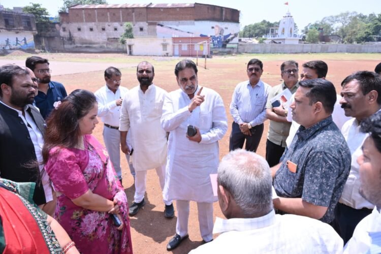 आरडी तिवारी स्कूल को मिलेगा नया भवन, विधायक राजेश मूणत ने दिए सख्त निर्देश