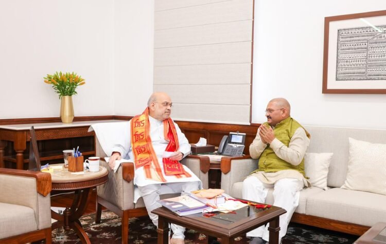 केंद्रीय गृह मंत्री शाह से सांसद पांडेय ने की मुलाकात