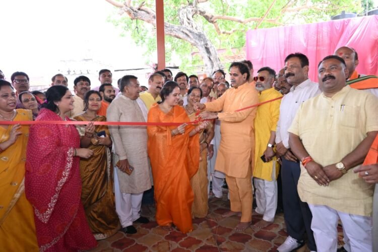 हनुमान जयंती पर रायपुर को तोहफा: राजेश मूणत-मीनल चौबे ने किया शेड का लोकार्पण