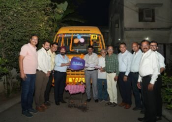 राडा द्वारा दृष्टिबाधित छात्रों के लिए स्कूल बस का वितरण एवं सीएसआर कार्यक्रम आयोजित