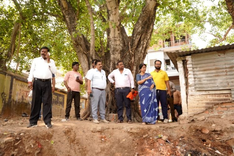 महापौर अलका बाघमार का लुचकी तालाब निरीक्षण,सफाई कार्यों में तेजी के निर्देश