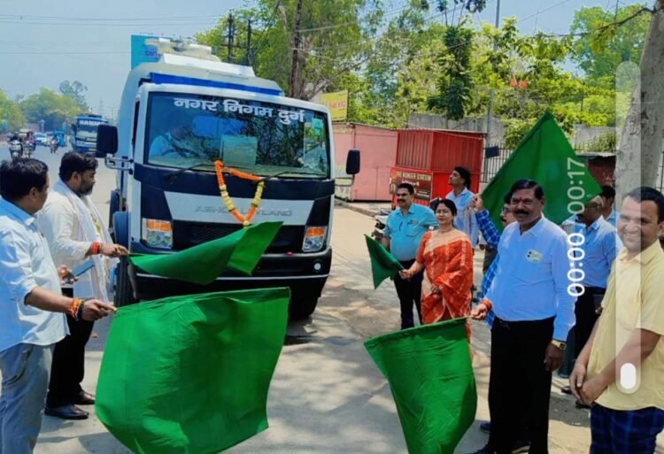 शहर की सफाई में बड़ा बदलाव, अब मशीनों से होगी सड़कों की सफाई