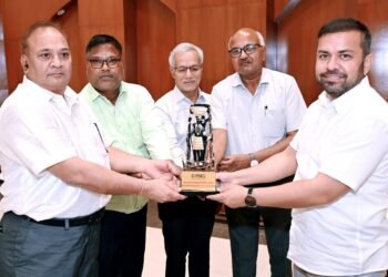 पावर कंपनी के डायरेक्टर पाठक को भावभीनी विदाई