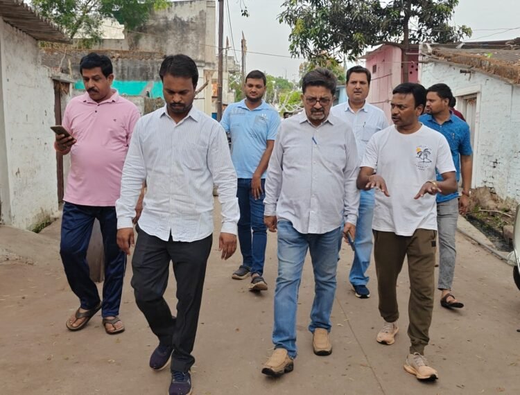 जोन 03 आयुक्त ने किया वार्डो का भ्रमण, आवश्यक सुधार के दिए निर्देश