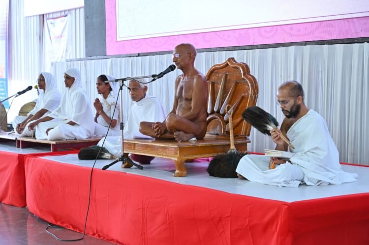 छत्रपति संभाजीनगर में ‘विश्व नवकार महामंत्र’ दिवस पर रचा इतिहास; एक ही छत के नीचे 5000 श्रद्धालुओं के जप से गूंज उठा शहर!