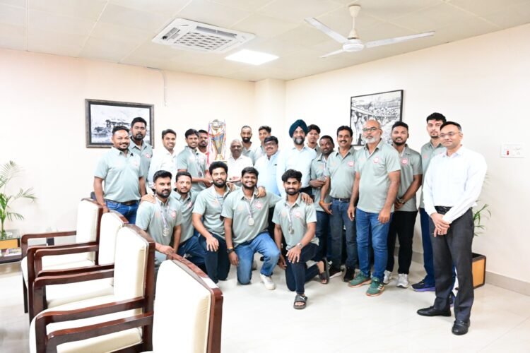 अखिल भारतीय रेल क्रिकेट प्रतियोगिता में दक्षिण पूर्व मध्य रेलवे की टीम उपविजेता