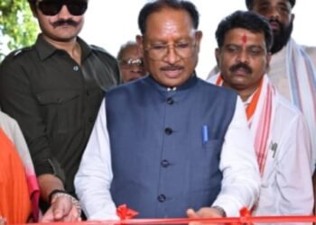 मुख्यमंत्री साय ने सियान गुड़ी का किया शुभारंभ : बुजुर्गों के साथ कैरम खेलकर वरिष्ठजनों का बढ़ाया हौंसला