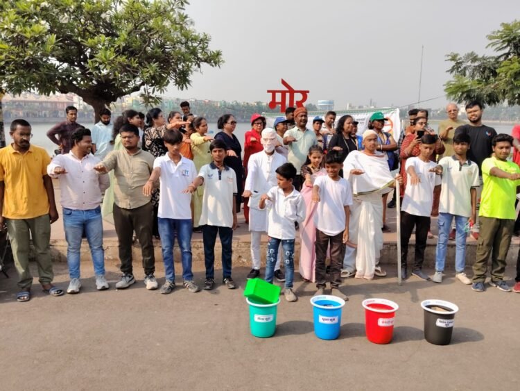 रायपुर में स्वच्छता पर नुक्कड़ नाटक: तेलीबांधा बाजार में जनजागरूकता अभियान, निकली रैली