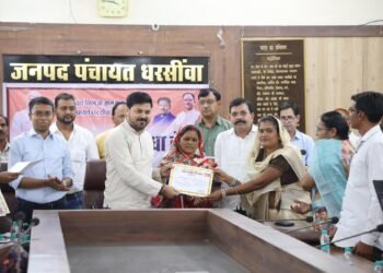 विधायक अनुज शर्मा ने ली विभागों की मैराथन समीक्षा बैठक, अधिकारियों को दी नसीहत-“दफ्तरों से निकलें और धरातल पर काम करें