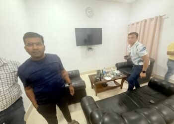 वीआईपी रेस्टहाउस में शराब पार्टी! चीफ केमिस्ट समेत 4 अधिकारी पकड़े गए, मंत्री ने दिए कार्रवाई के निर्देश