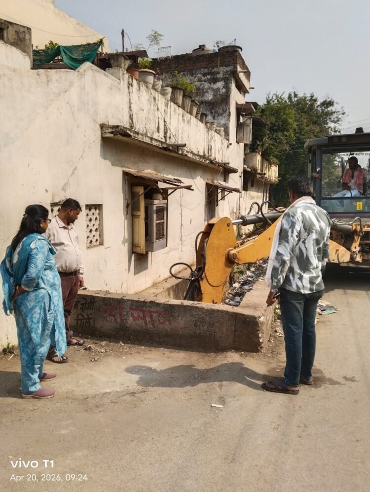जनशिकायत पर त्वरित एक्शन: शंकर नगर में नाले की सफाई, निकास हुआ सुगम