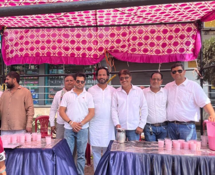 प्रजापति युवा समाज द्वारा सेवा कार्य : 3000 को ठंडाई वितरित