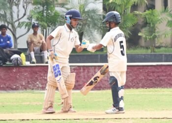 एलीट क्रिकेट एकेडमी और ब्रह्मविद क्रिकेट एकेडमी ब्लू ने न्यू एरा क्रिकेट लीग के पहले दिन जीत दर्ज की..