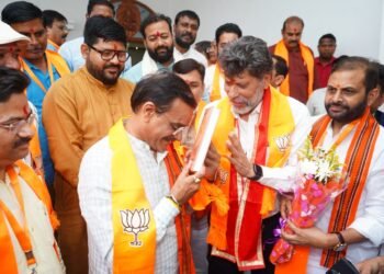 मध्य प्रदेश भाजपा के पूर्व प्रदेश अध्यक्ष व सांसद बी.डी. शर्मा कुशाभाऊ परिसर पहुंचे