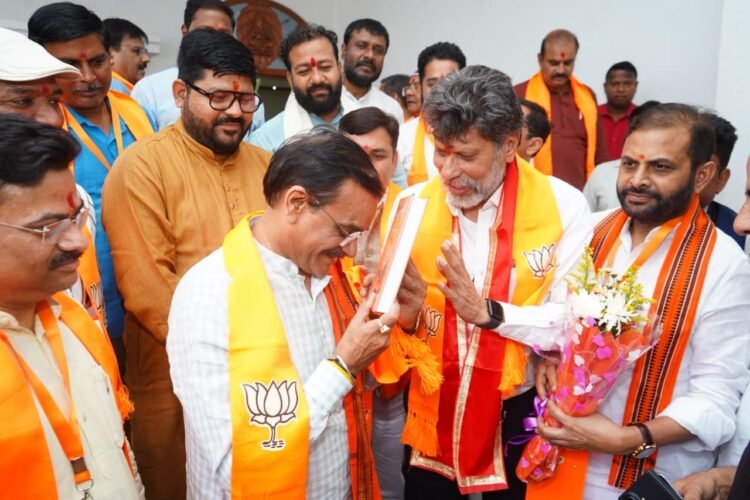 मध्य प्रदेश भाजपा के पूर्व प्रदेश अध्यक्ष व सांसद बी.डी. शर्मा कुशाभाऊ परिसर पहुंचे