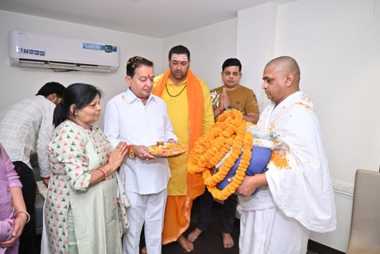 बसना की पावन धरा पर ‘सोमनाथ’ का प्राकट्य,बैजनाथ धाम के संतों का विधायक डॉ संपत अग्रवाल ने किया भव्य स्वागत