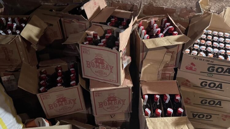 डोंगरगढ़ में अवैध शराब नेटवर्क का भंडाफोड़, 243 लीटर विदेशी शराब जब्त