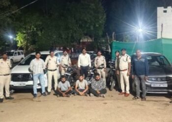 “फर्जी दस्तावेजों से बैंक खातों से उड़ाए 31 लाख, सारंगढ़-बिलाईगढ़ पुलिस ने महाठगों को दबोचा”