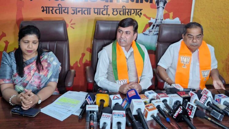 कांग्रेस अपराध एवं अपराधियों को संरक्षण देने वाली पार्टी बन गई है : डॉ. नवीन मार्कण्डेय