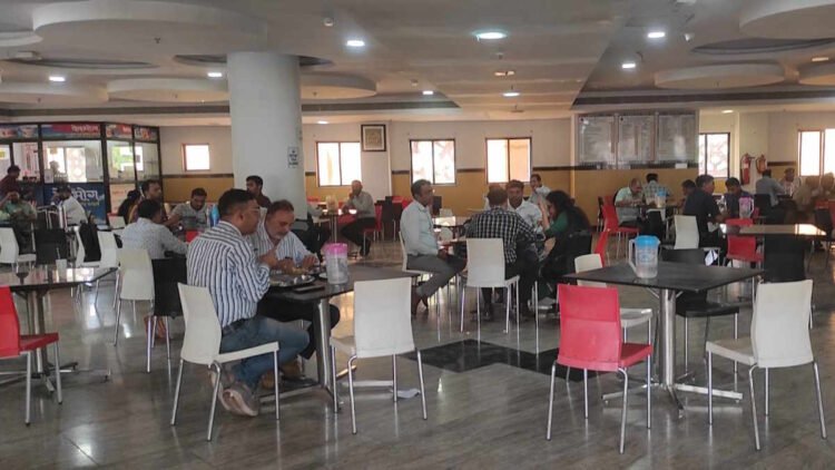 महानदी भवन कैंटीन व्यवस्था में होगा बदलाव, महिला स्व-सहायता समूह को जिम्मेदारी देने की मांग