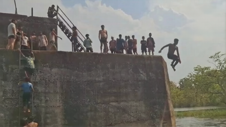 पैरी घूम्मर डैम में खतरा: 20 फीट ऊंचाई से छलांग लगाते युवक, सुरक्षा इंतजाम नदारद