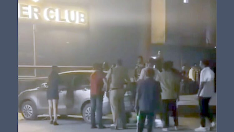 VIP रोड के क्लब में आधी रात बवाल: युवतियों से छेड़छाड़ के बाद जमकर मारपीट