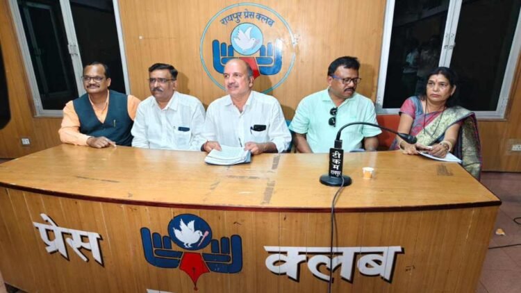 रायपुर में शिक्षा पर संकट: निजी स्कूलों ने RTE के तहत एडमिशन से किया इनकार