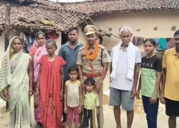 नक्सल प्रभावित गांव का लाल बना SI, ललित गावड़े ने रचा इतिहास
