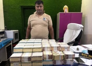 बिलासपुर में बड़ी कार्रवाई: 17.90 लाख कैश के साथ संदिग्ध युवक गिरफ्तार