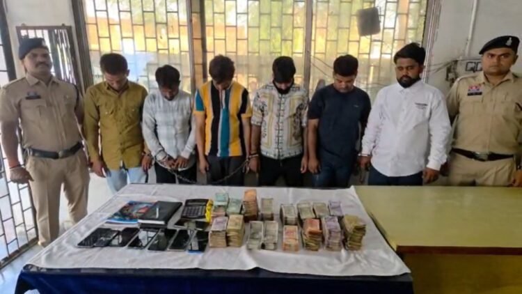 ऑनलाइन और पट्टी सट्टा गिरोह का भंडाफोड़: पुलिस ने 6 आरोपियों को दबोचा