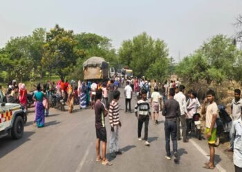 तेज रफ्तार का कहर: स्कूटी सवार महिला की मौके पर मौत, गुस्साए ग्रामीणों ने किया चक्काजाम