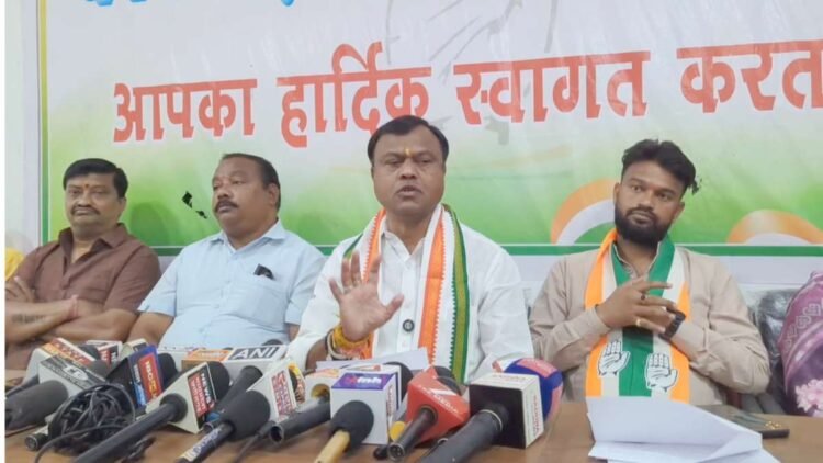 आंगनबाड़ी साड़ी खरीदी पर सवाल, दीपक बैज बोले– घटिया क्वालिटी, भ्रष्टाचार का खेल