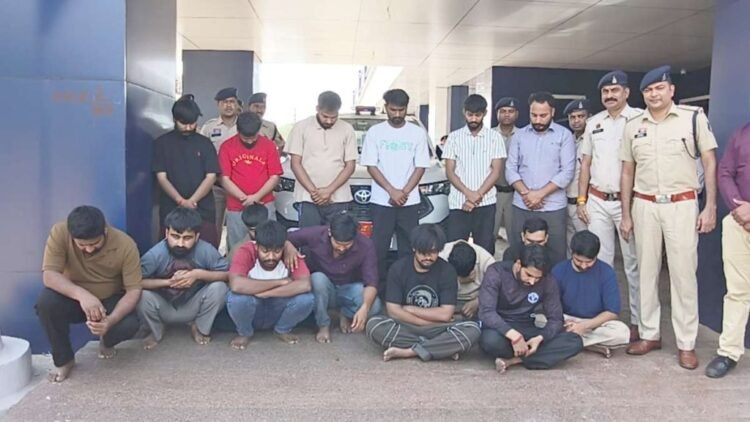 ऑनलाइन सट्टेबाजी गिरोह पर बड़ा एक्शन, 16 गिरफ्तार, 50 लाख का सामान जब्त