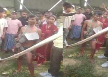 सूरजपुर में चोरी के शक में युवक की बेइज्जती, मुंडन कर जूतों की माला पहनाकर गांव में घुमाया
