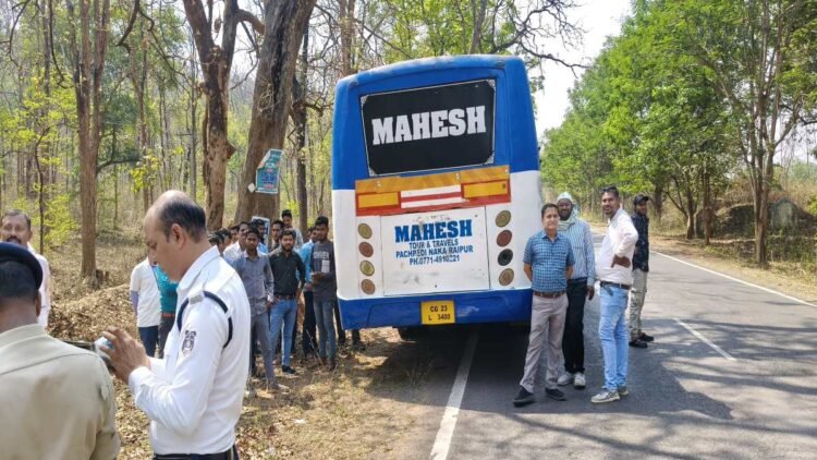 गरियाबंद में बसों पर सख्ती: ओवरलोड और नियम उल्लंघन पर कार्रवाई, 22,100 का चालान