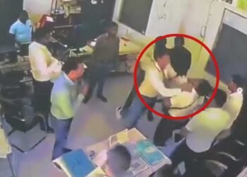 कृषि विभाग दफ्तर में बवाल: अधिकारी ने पत्रकार और वकील से की मारपीट, CCTV फुटेज सामने