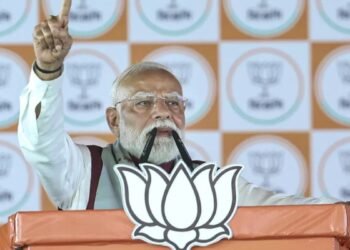 बंगाल रैली में प्रधानमंत्री नरेंद्र मोदी का दावा: ‘TMC का बुझता दिया, BJP का उदय’