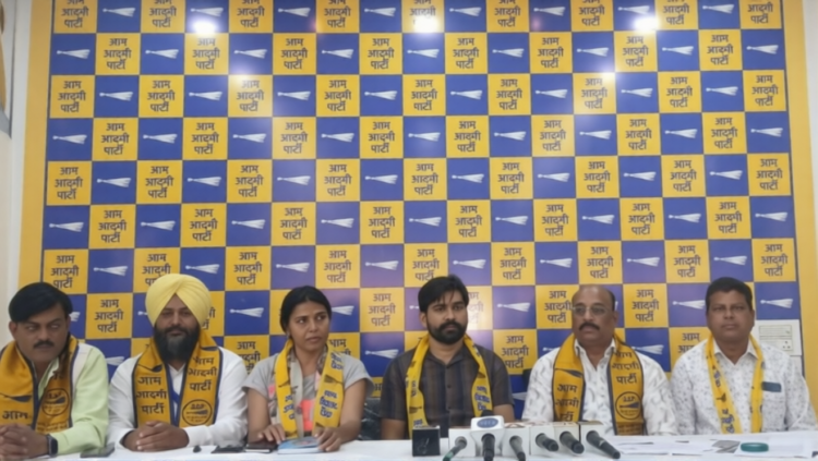 आम आदमी पार्टी का केंद्र पर हमला, जनगणना में OBC कॉलम न होने पर विरोध