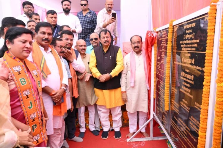 उप मुख्यमंत्री अरुण साव ने 9.96 करोड़ के कार्यों का किया लोकार्पण-भूमिपूजन,विकसित कृषि संकल्प अभियान के प्रचार वाहन को हरी झंडी दिखाकर किया रवाना