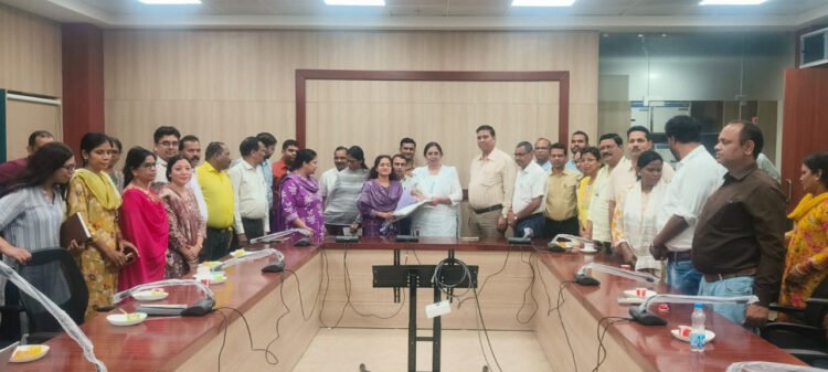 संचालक योजना रोक्तिमा यादव को दी गई भावभीनी विदाई
