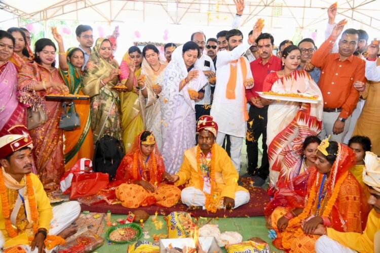 ’मुख्यमंत्री कन्या विवाह योजना: प्रदेशभर में 2300 से अधिक जोड़े बंधे परिणय सूत्र में’